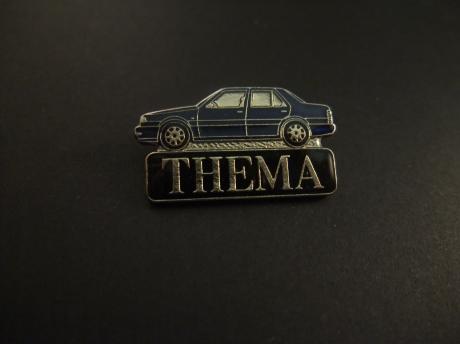 Lancia Thema hogere middenklasse auto blauw